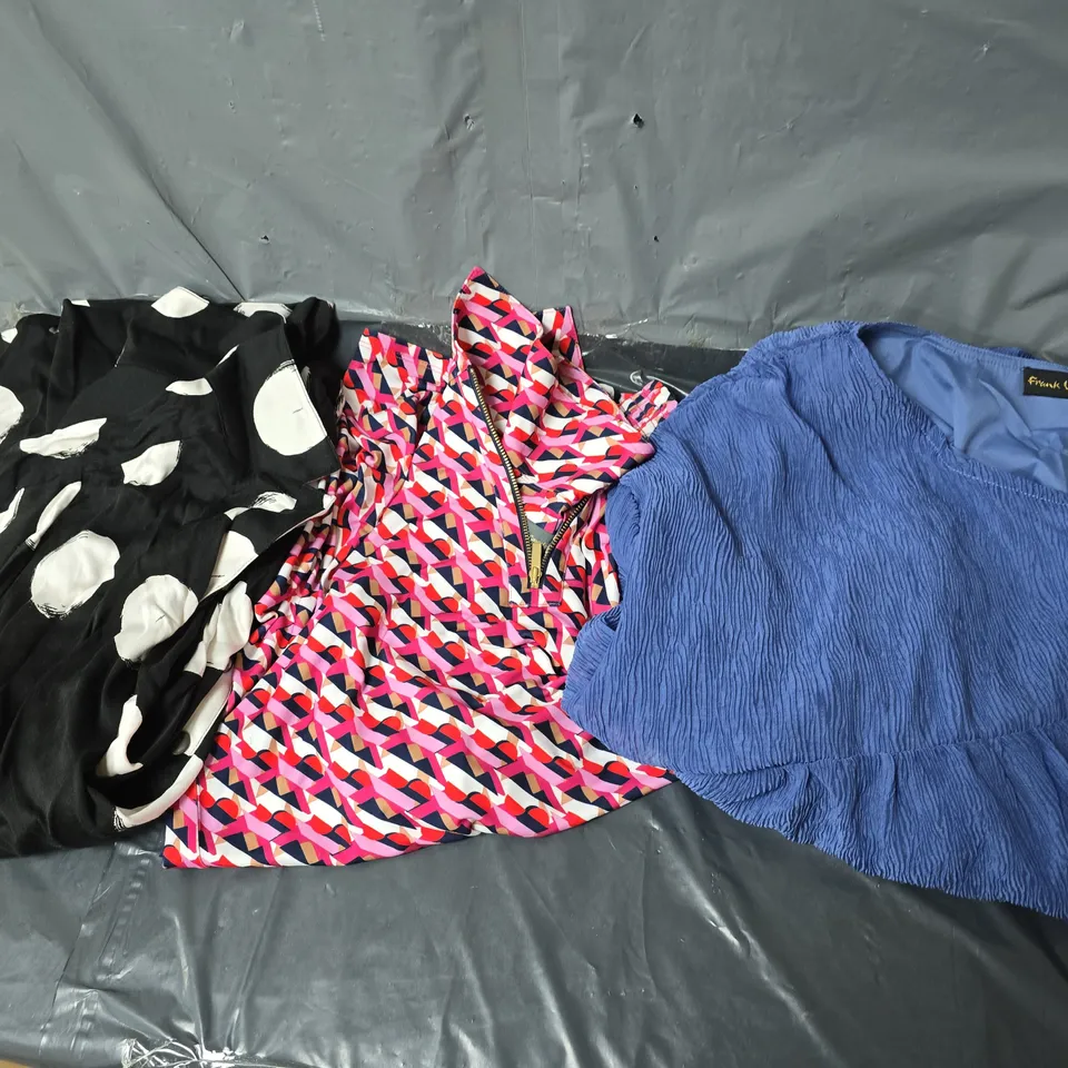APPROXIMATELY 20 LADIES CLOTHING ITEMS VARIOUS COLOURS, SIZES AND STYLES