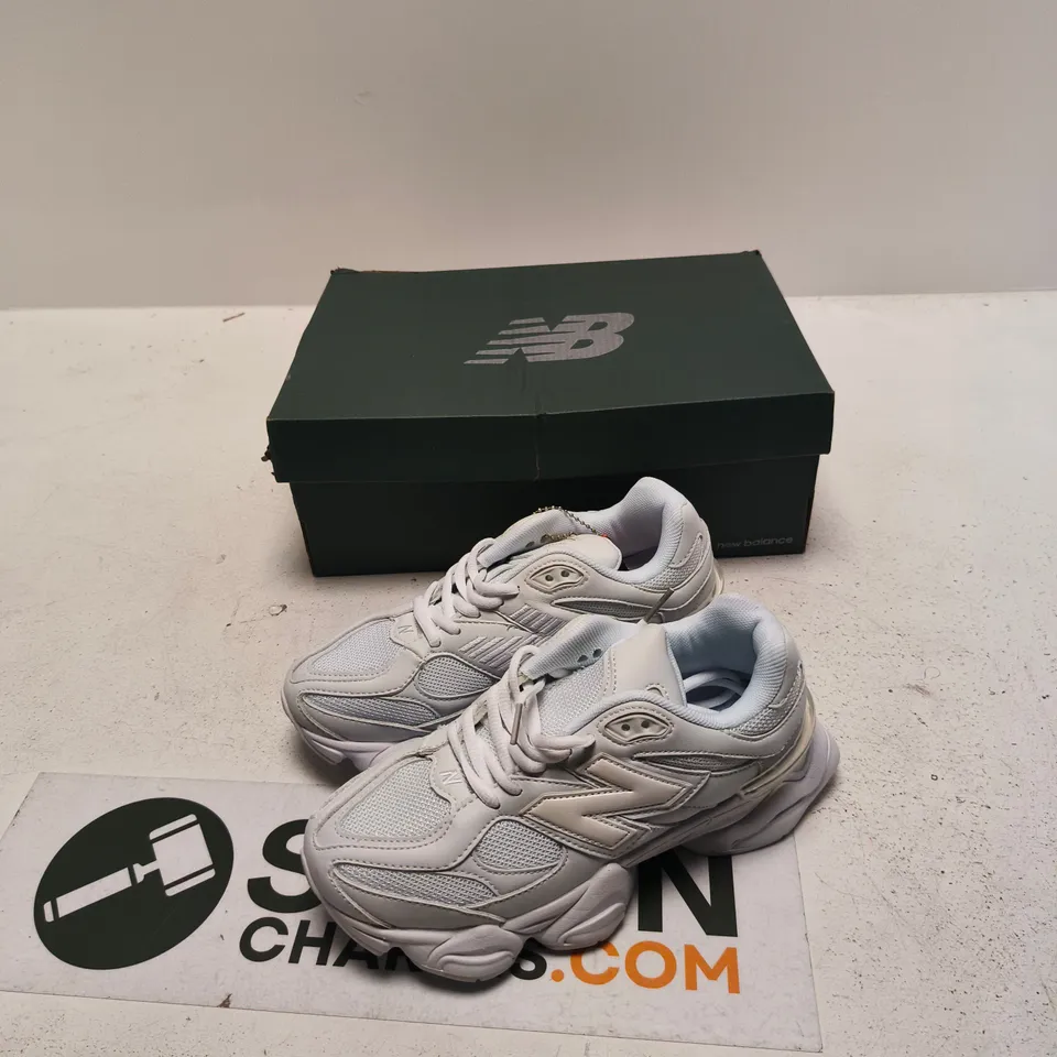 NEW BALANCE U906NRJ LIFESTYLE SNEAKERS – MEN'S, UK 4.5, WHITE/GREY