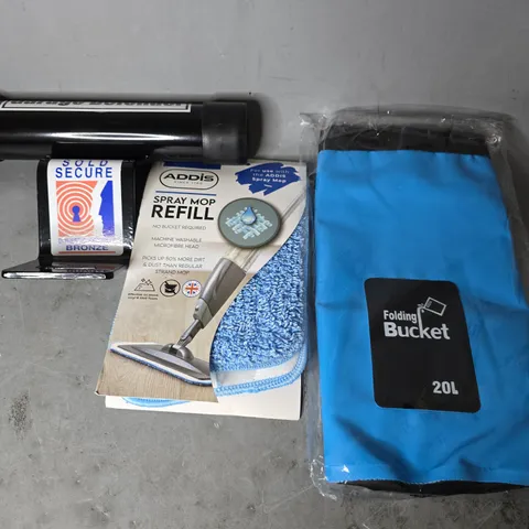 APPROXIMATELY 7 ASSORTED ITEMS TO INCLUDE - FOLDING BUCKET 20L , ADDIS SPRAY MOP REFILL ETC