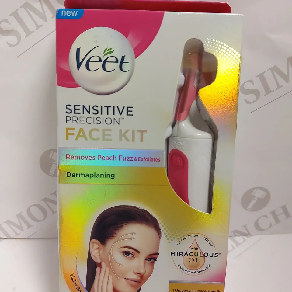 VEET SENSITIVE PRECISION FACE KIT - DERMAPLANING DEVICE
