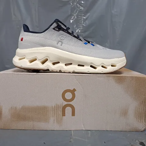 BOXED PAIR OF ON WOMEN'S CLOUDTILT TRAINERS IN GREY/BLUE SIZE UK 6
