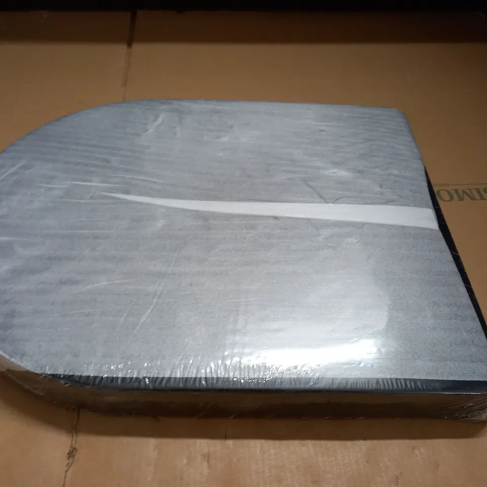 SEALED VIDA XL BLACK TOILET SEAT
