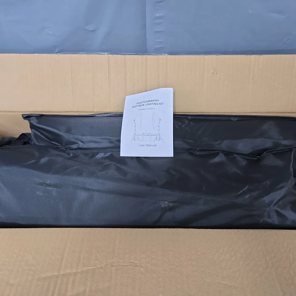 BOXED PHOTOGRAPHY SOFTBOX LIGHTING KIT 