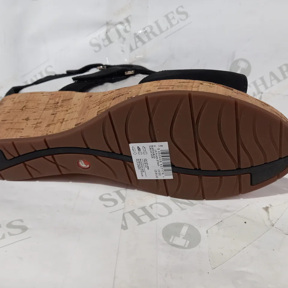 PAIR OF BOXED CLARKS UN PLAZA STRAP WIDE FIT BLACK NUBUCK WEDGE SANDAL - SIZE 6 UK