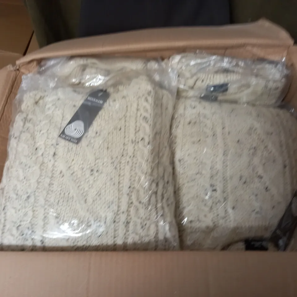 LOT OF 10 AS NEW PURE NEW WOOL KNITTED CREW JUMPERS IN ECRU - ALL L
