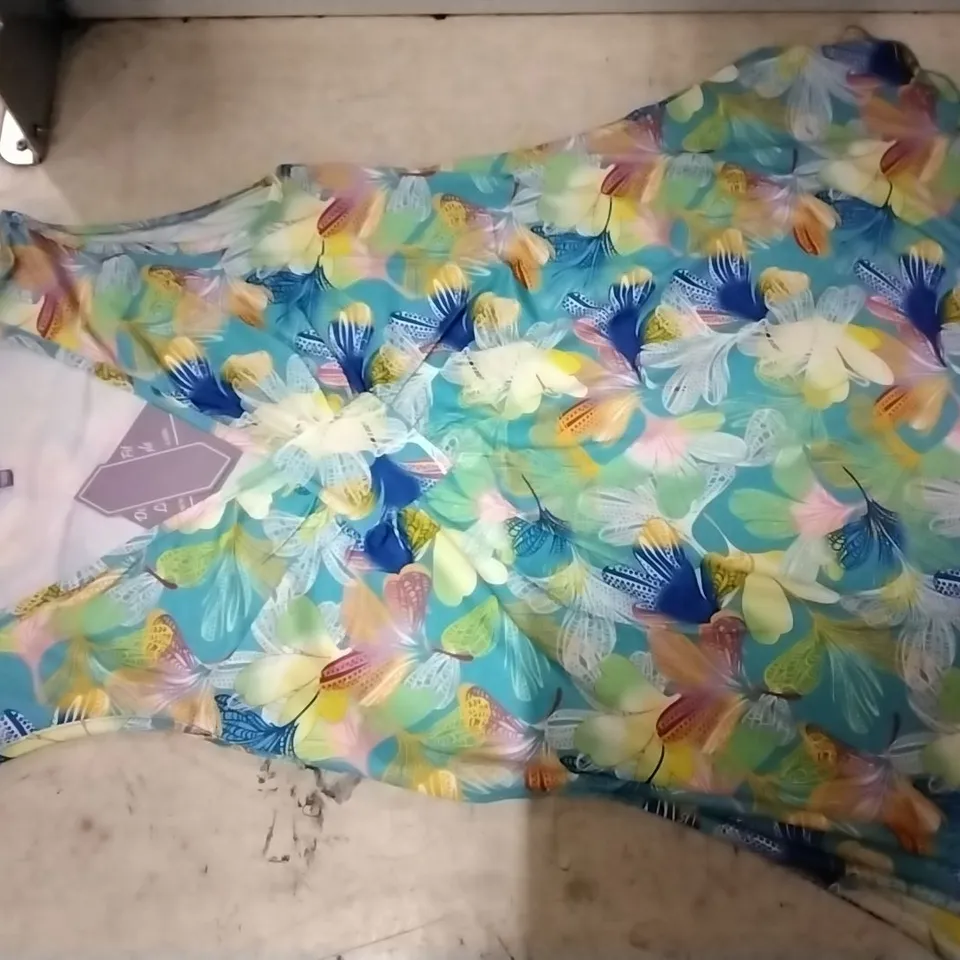 BOX CONTAINING MICHELE HOPE COLOURFUL TOP , SIZE 10/12 , 20 PCS 