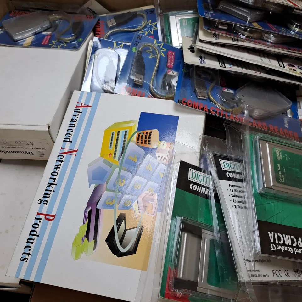 APPROXIMATELY 20 ASSORTED ELECTRICAL ITEMS TO INCLUDE USB FLASH READER, FAX/DATA MODEM, ETC - COLLECTION ONLY