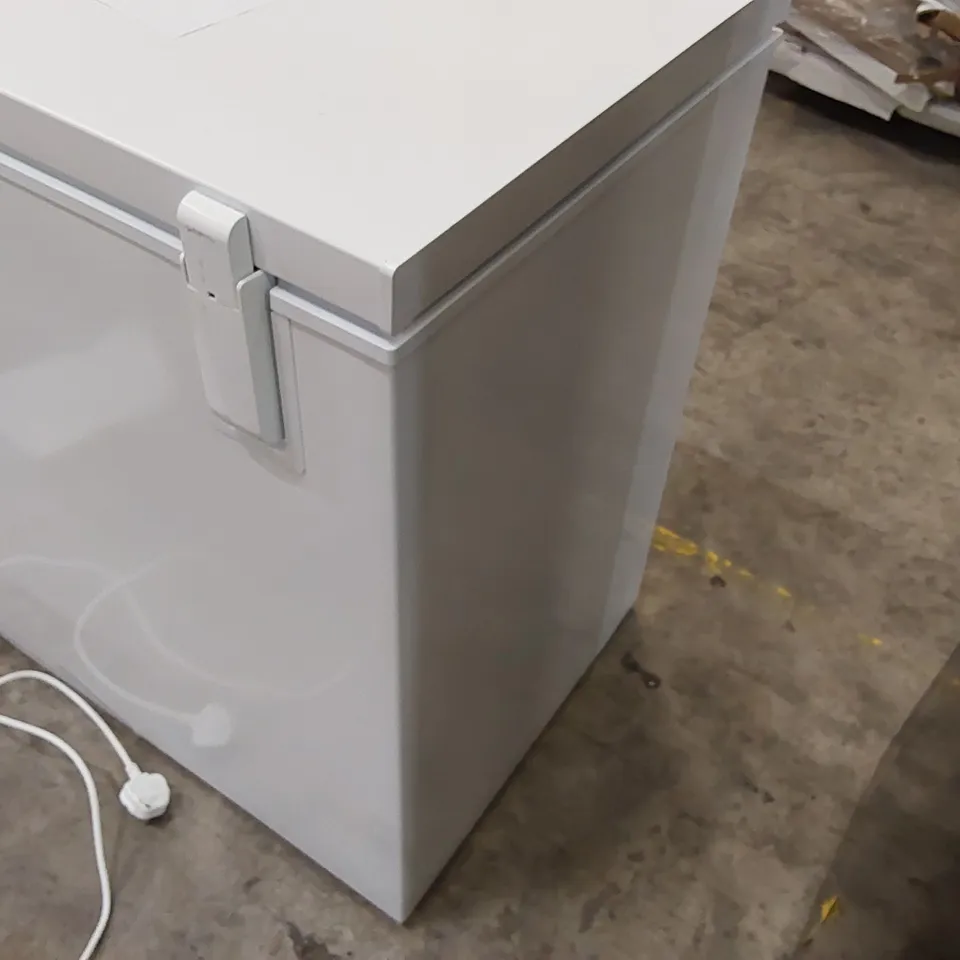 RUSSELL HOBBS RH198CF3003 198L FREESTANDING WHITE CHEST FREEZER, ADJUSTABLE THERMOSTAT, 4 STAR FREEZER RATING