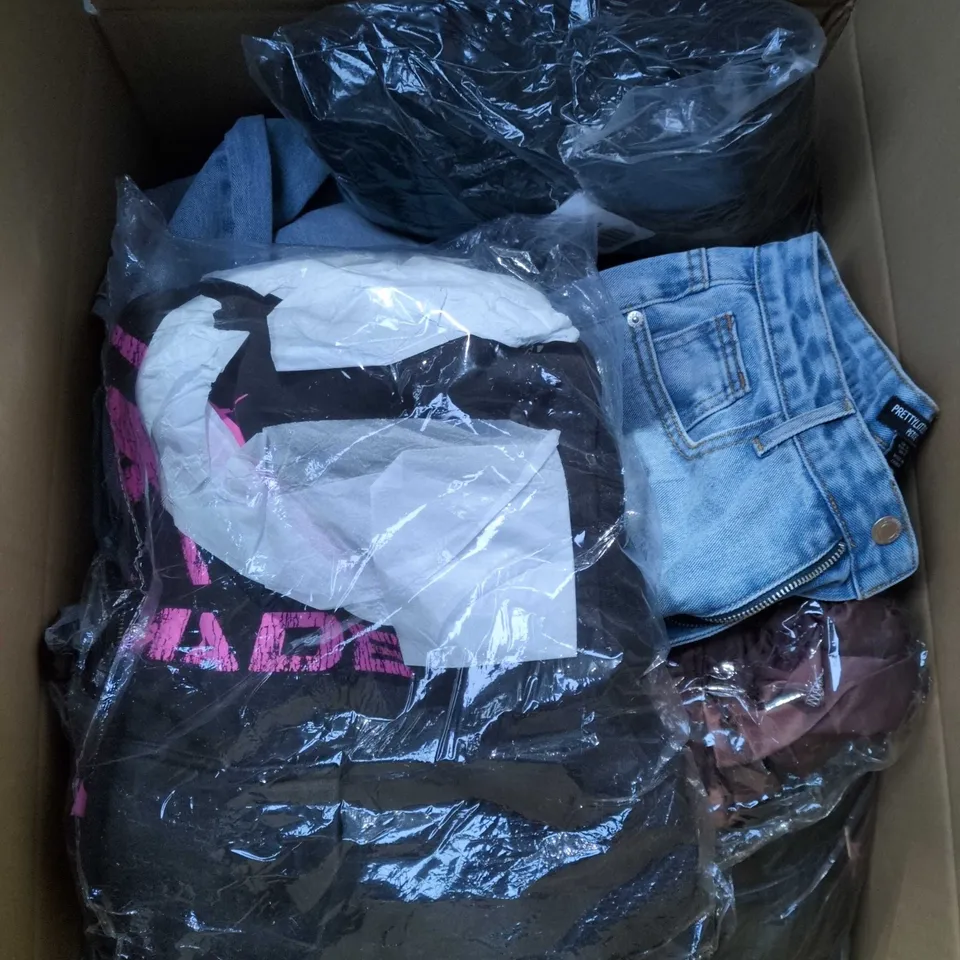 LARGE BOX OF APPROXIMATELY 25 ASSORTED CLOTHING ITEMS IN VARIOUS COLOURS, STYLES AND SIZES - COLLECTION ONLY
