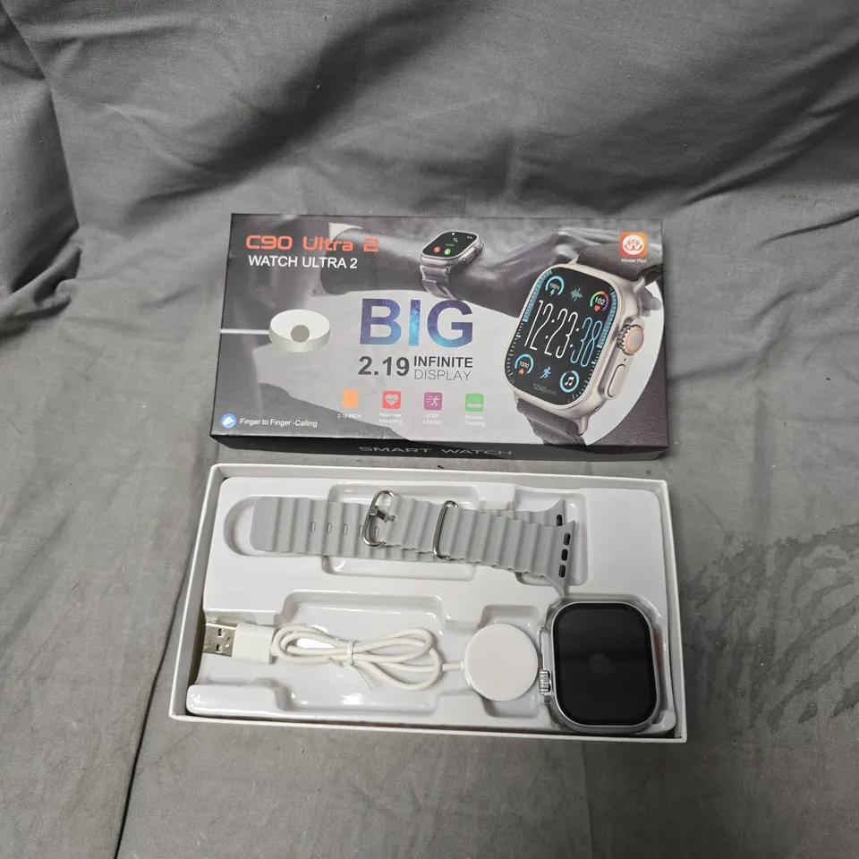 C90 ULTRA 2 SMARTWATCH – BOXED WITH USB CHARGER AND EXTRA STRAP