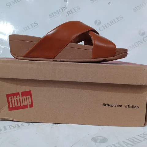 BOXED PAIR OF FITFLOP LULU CROSS SLIDE SANDALS IN TAN UK SIZE 6