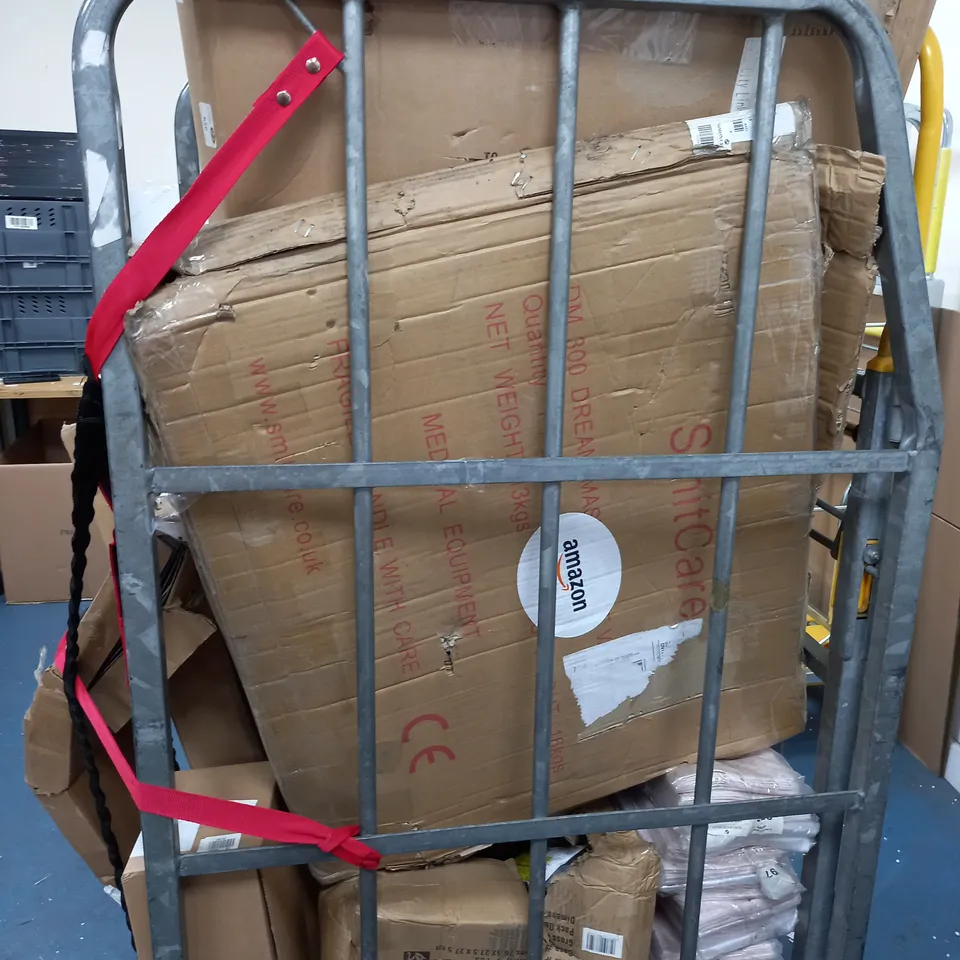 CAGE OF ASSORTED ITEMS TO INCLUDE AMALFI 315 LIGHT, MONITOR, VINYL UETC - COLLECTION ONLY