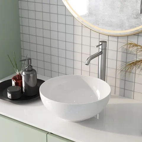 BOXED SYMMETRY 325MM X 325MM WHITE CERAMIC CIRCULAR COUNTERTOP BASIN BATHROOM SINK (1 BOX)