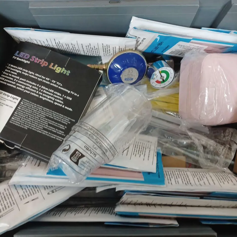 BOX OF ASSORTED HOUSE HOLD ITEMS TO INCLUDE - GRASPING RAMA - RULERS - PAINT BRUSH - 