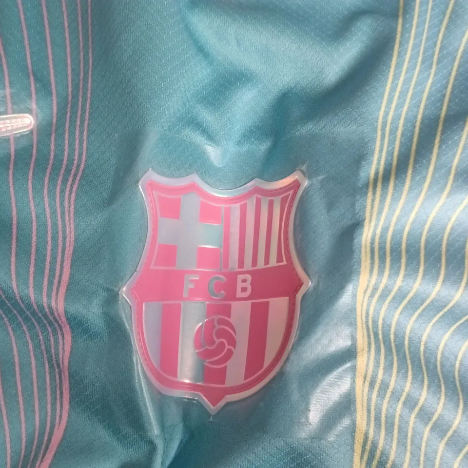 NIKE FC BARCELONA FOOTBALL JERSEY – GRADIENT BLUE/PINK, SIZE M (MEN'S) (LAMINE YAMAL - #10)