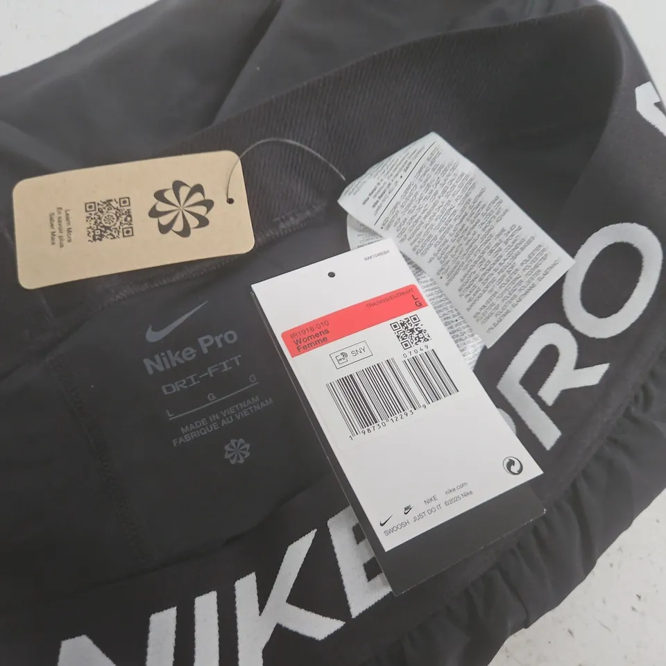 NIKE PRO LOOSE FIT WOMENS SHORTS IN BLACK - L