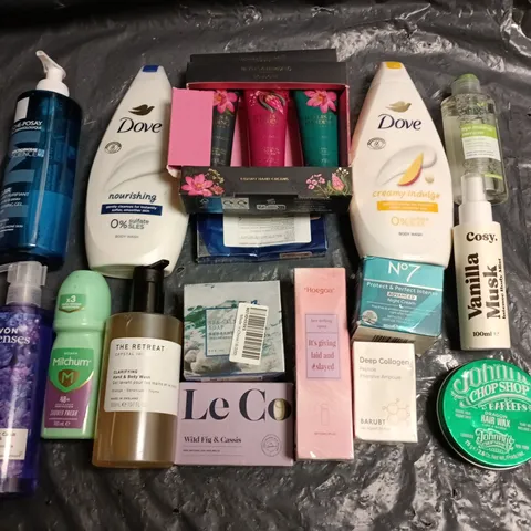 LOT OF APPROXIMATELY 22 ASSORTED HEALTH AND BEAUTY ITEMS TO INCLUDE DOVE, NO7 AND THE RETREAT