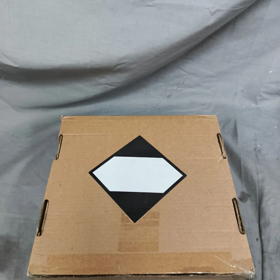 PALETTE LONDON ALL THAT GLITTERS NAIL PAINT COLLECTION 