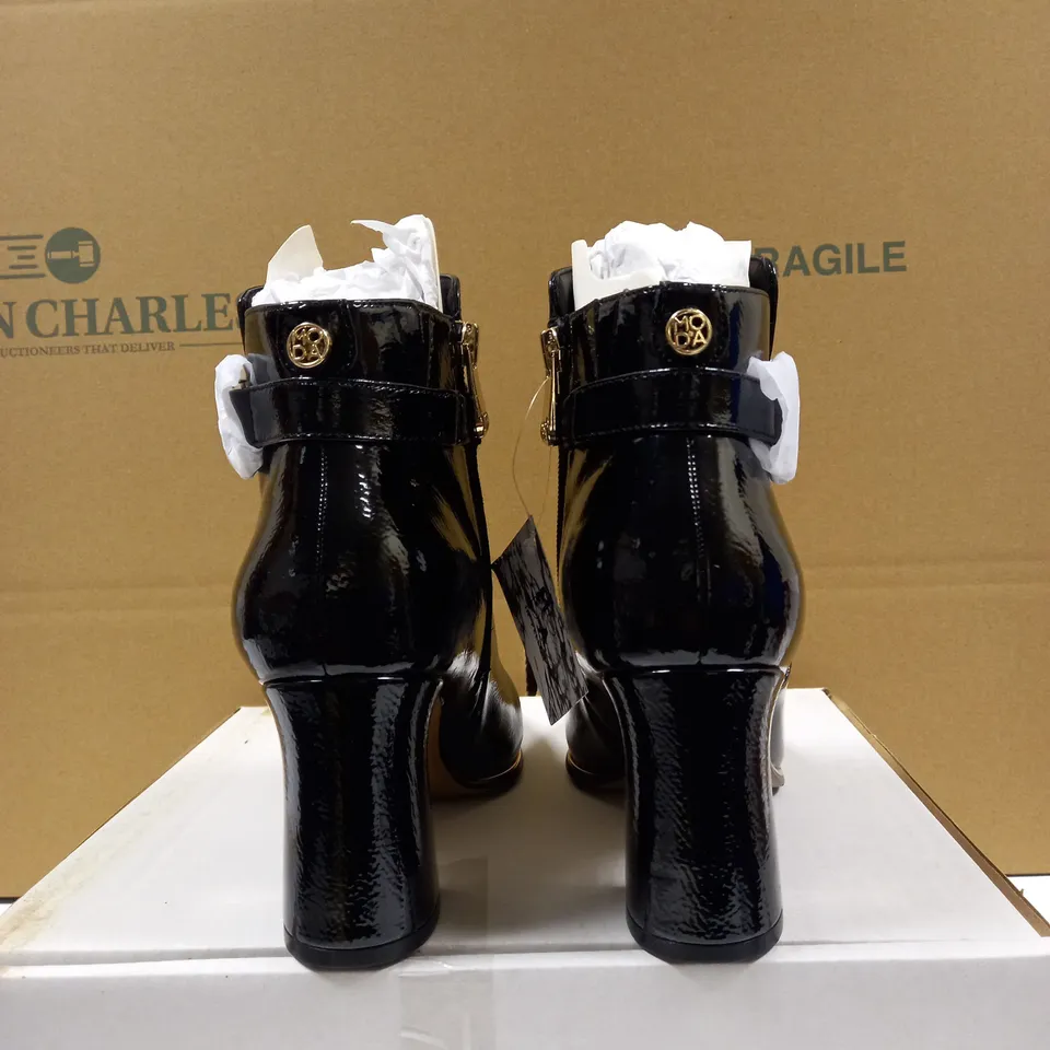 MODA IN PELLE LORI ANKLE BOOT SIZE 5