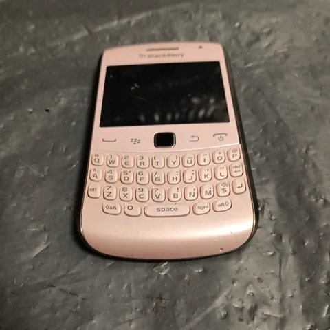BLACKBERRY SMARTPHONE WITH QWERTY KEYBOARD – PINK 