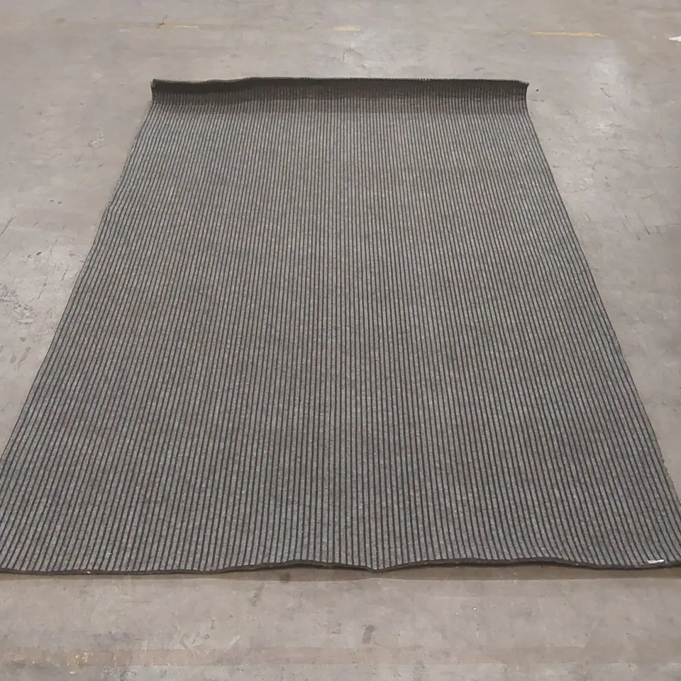 QUALITY DESIGNER AREA RUG - APPROXIMATELY 220 x 150cm