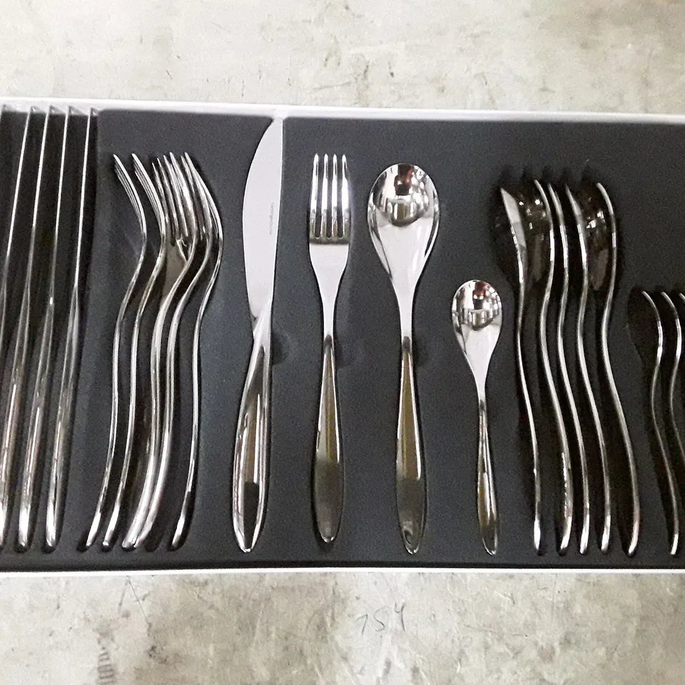 BOXED NURSO GMBH 24 PIECE STAINLESS STEEL CUTLERY SET