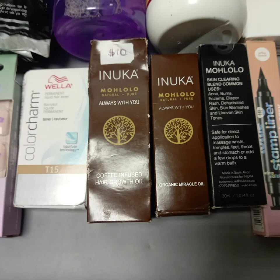LOT OF APPROXIMATELY 17 ASSORTED HEALTH AND BEAUTY ITEMS TO INCLUDE ECZMA CREAM, STYLING POMADE AND LOTTIE NAILS