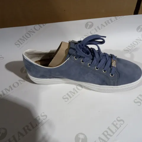 RIEKER MEMO SOFT SIZE 7AND A HALF 