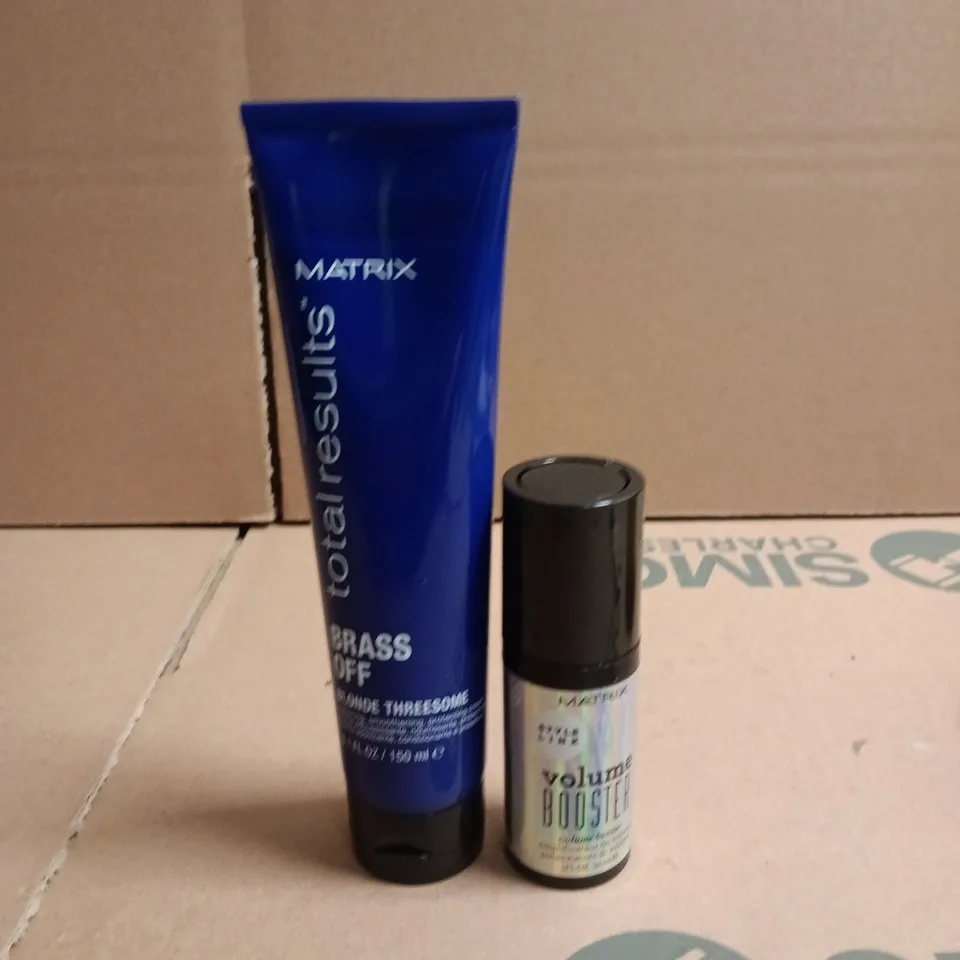 BOX OF APPROXIMATELY 40 MATRIX HAIRCARE PRODUCTS TO INCLUDE BRASS OFF PROTECTING CREAMS AND VOLUME BOOSTERS