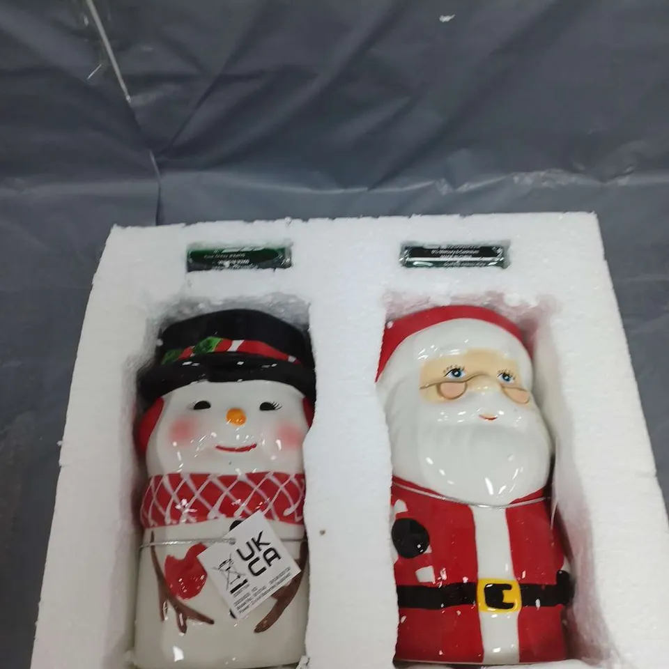 LOT OF APPROXIMATELY 10 HOUSEHOLD ITEMS TO INCLUDE LAMPS AND FESTIVE DECORATIONS