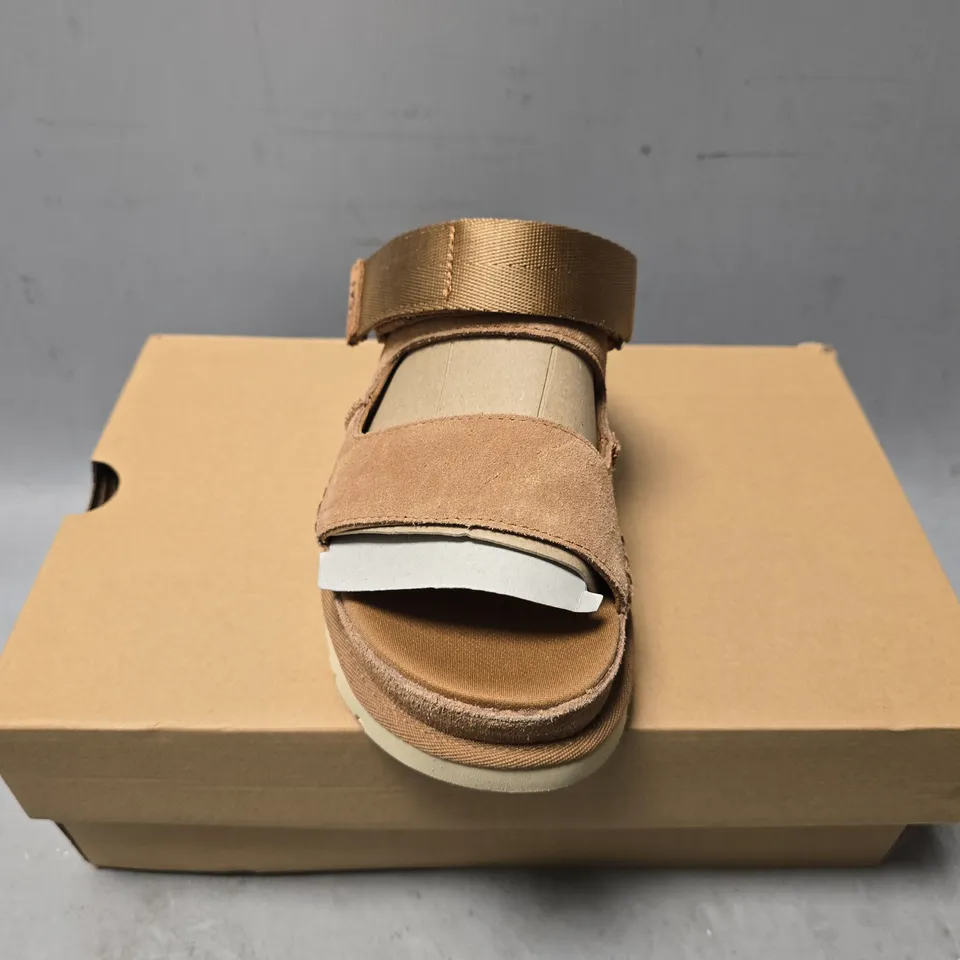 BOXED UGG GOLDENSTAR GLIDE UK 5 