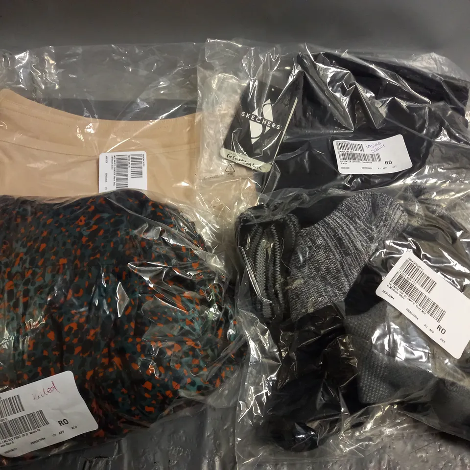 APPROXIMATELY 10 ASSORTED CLOTHING ITEMS TO INCLUDE LEGGINGS, DRESS, CHINCHER, ETC