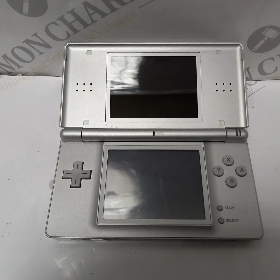 NINTENDO DS LITE WITH 12 DS GAMES
