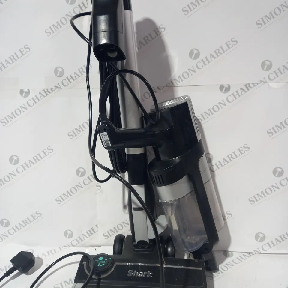 SHARK STRATOS ANTI HAIR WRAP PET PRO VACUUM CLEANER HZ3000UKT