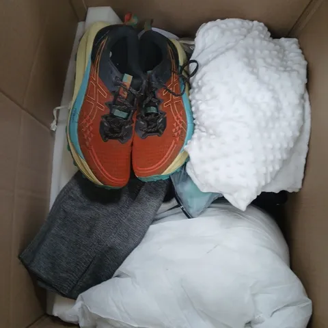 BOX OF APPROXIMATELY 15 ASSORTED ITEMS TO INCLUDE SHOES, CLOTHING ETC. 