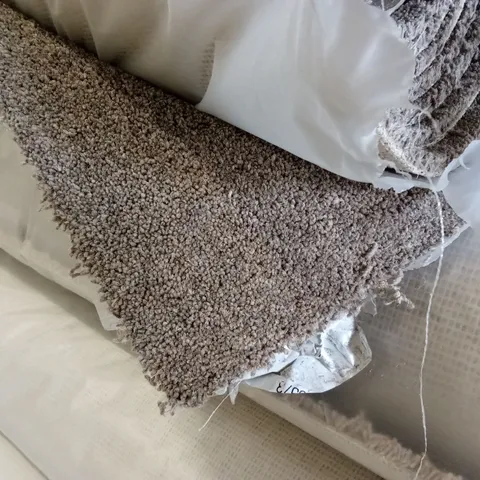 ROLL OF QUALITY TUDOR TWIST REGAL CHESTNUT CARPET // APPROX SIZE: 4.4 x 5m