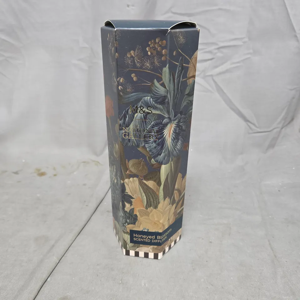 M&S NATIONAL GALLERY HONEYED BLOSSOM SCENTED DIFFUSER (BOXED)