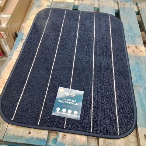 QUALITY DESIGNER AREA RUG - APPROXIMATELY 75X50CM