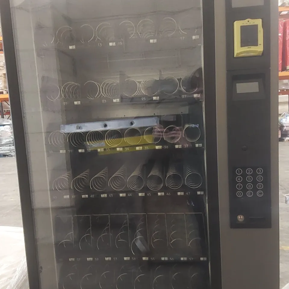 NECTA SWING VENDING MACHINE