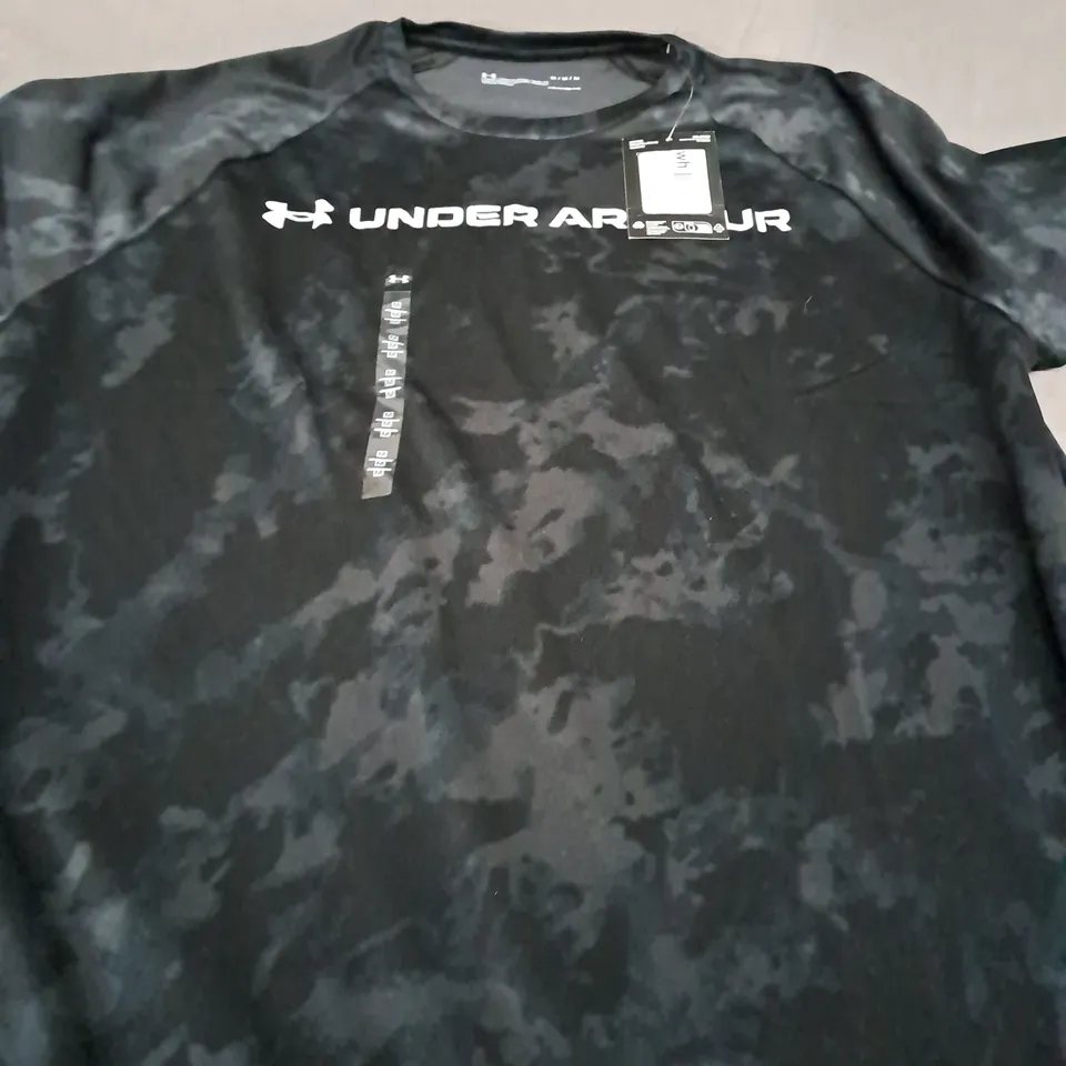 UNDER ARMOUR BLACK T-SHIRT - MEDIUM