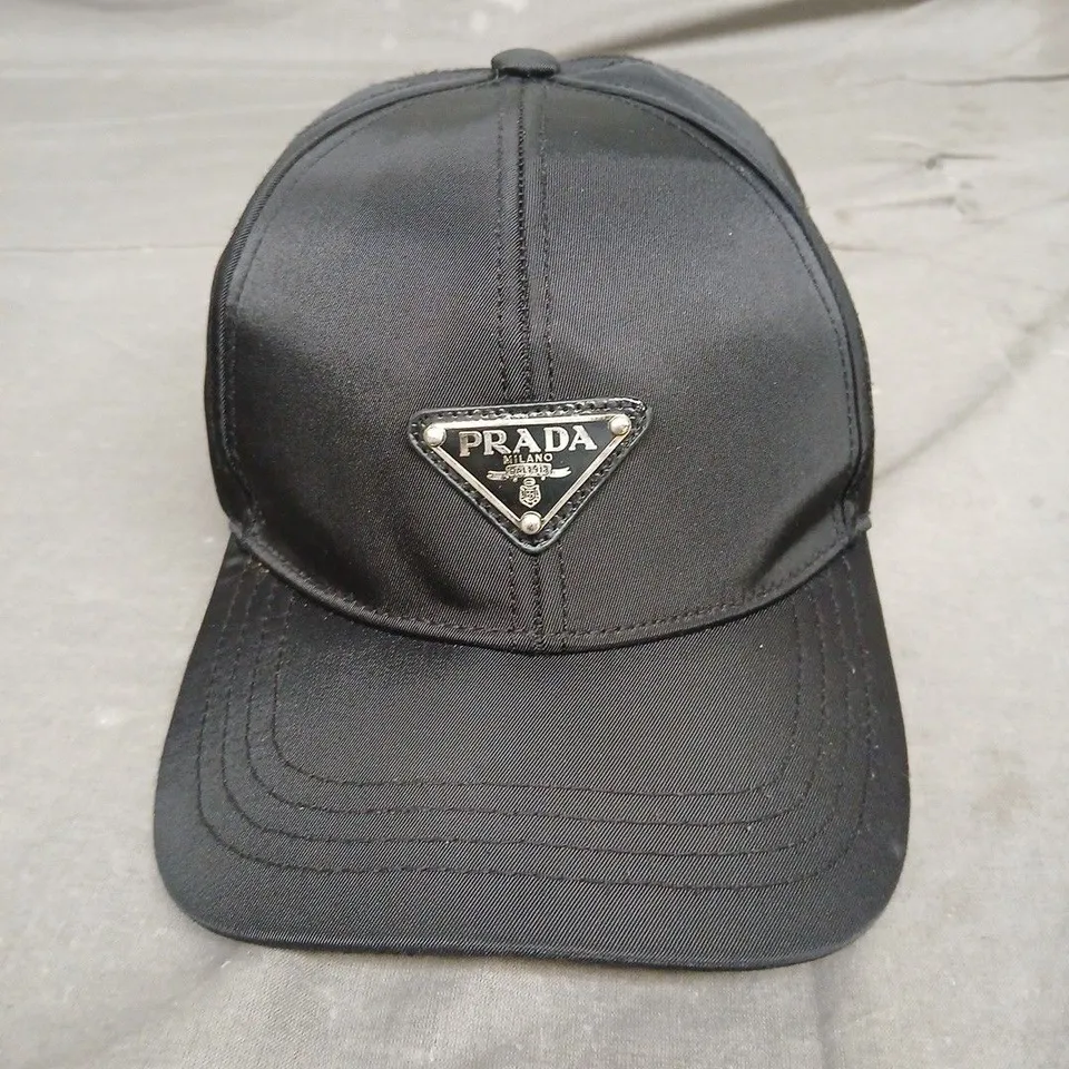 PRADA BLACK BASEBALL CAP