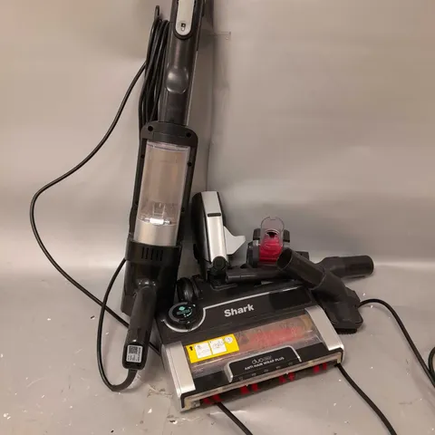 BOXED SHARK STRATOS ANTI HAIR WRAP PET PRO VACUUM CLEANER HZ3000UKT
