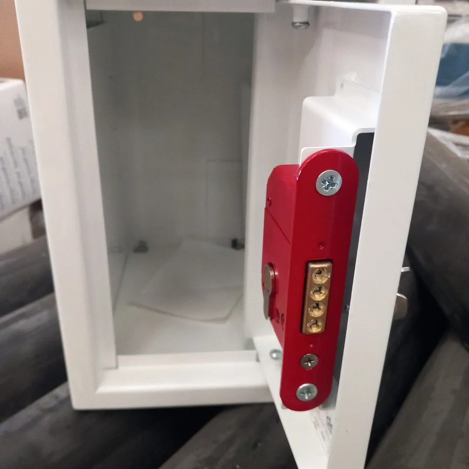 DENWARD CD 210 CABINET WITH LOCK