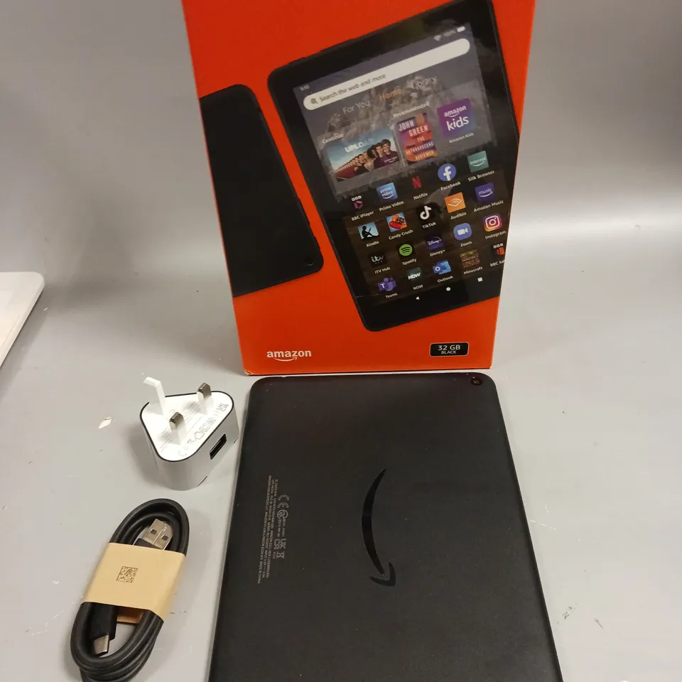 BOXED AMAZON FIRE HD 8 TABLET