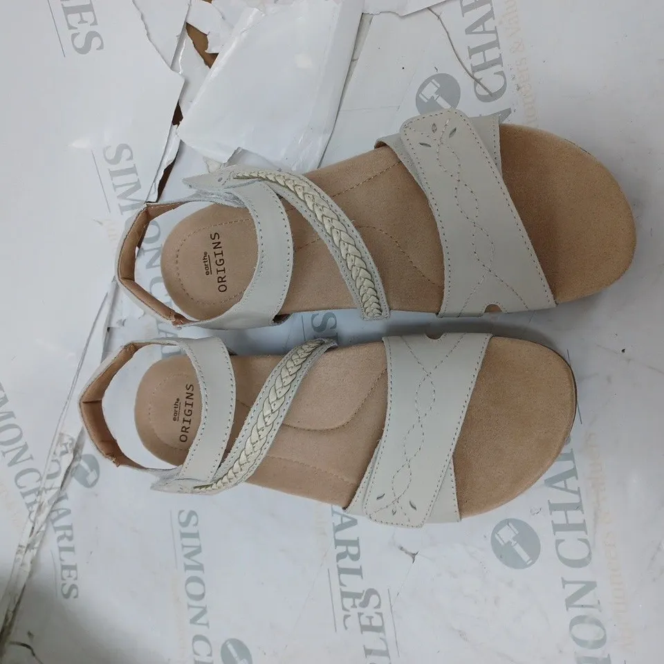 BOXED EARTH ORIGINS BRIA SAND WHITE SANDALS UK 6