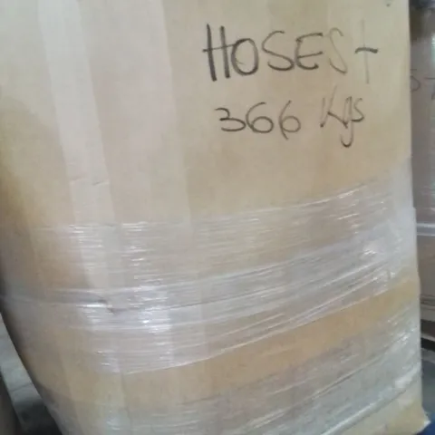 PALLET CONTAINING A LARGE QUANTITY OF HOSES