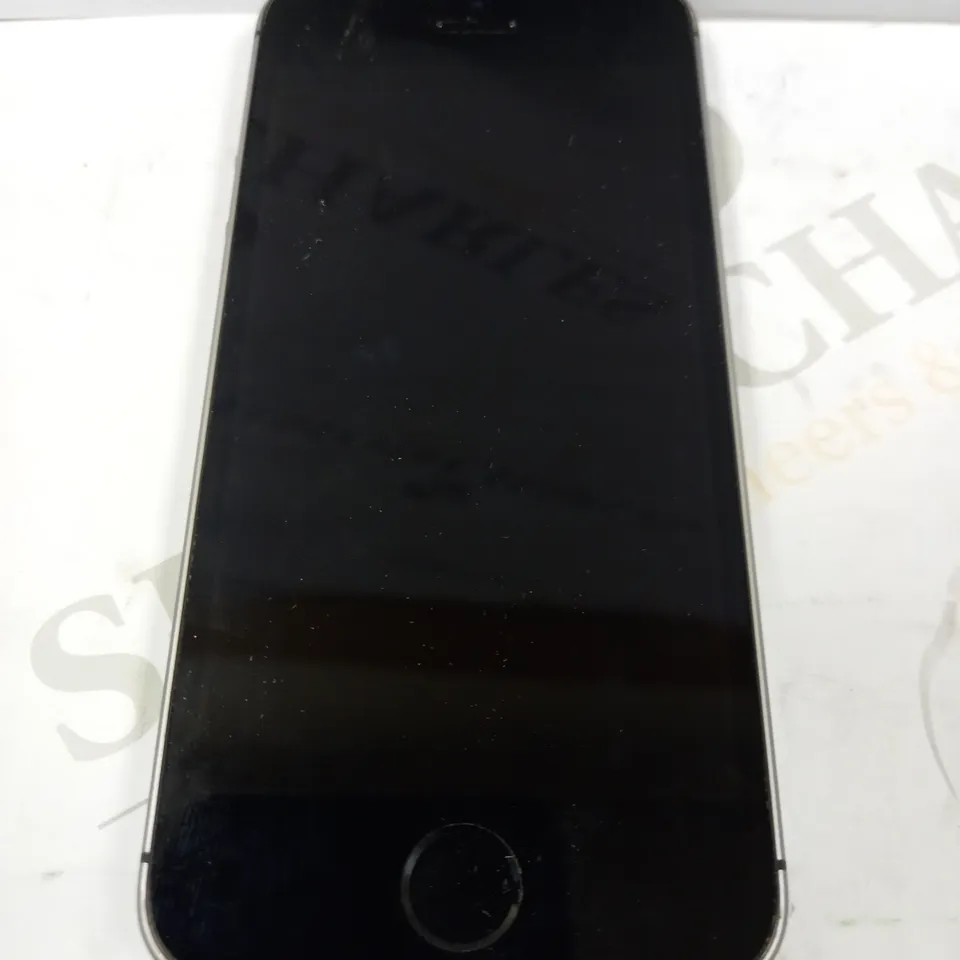 APPLE IPHONE SE (1ST GENERATION) - SILVER