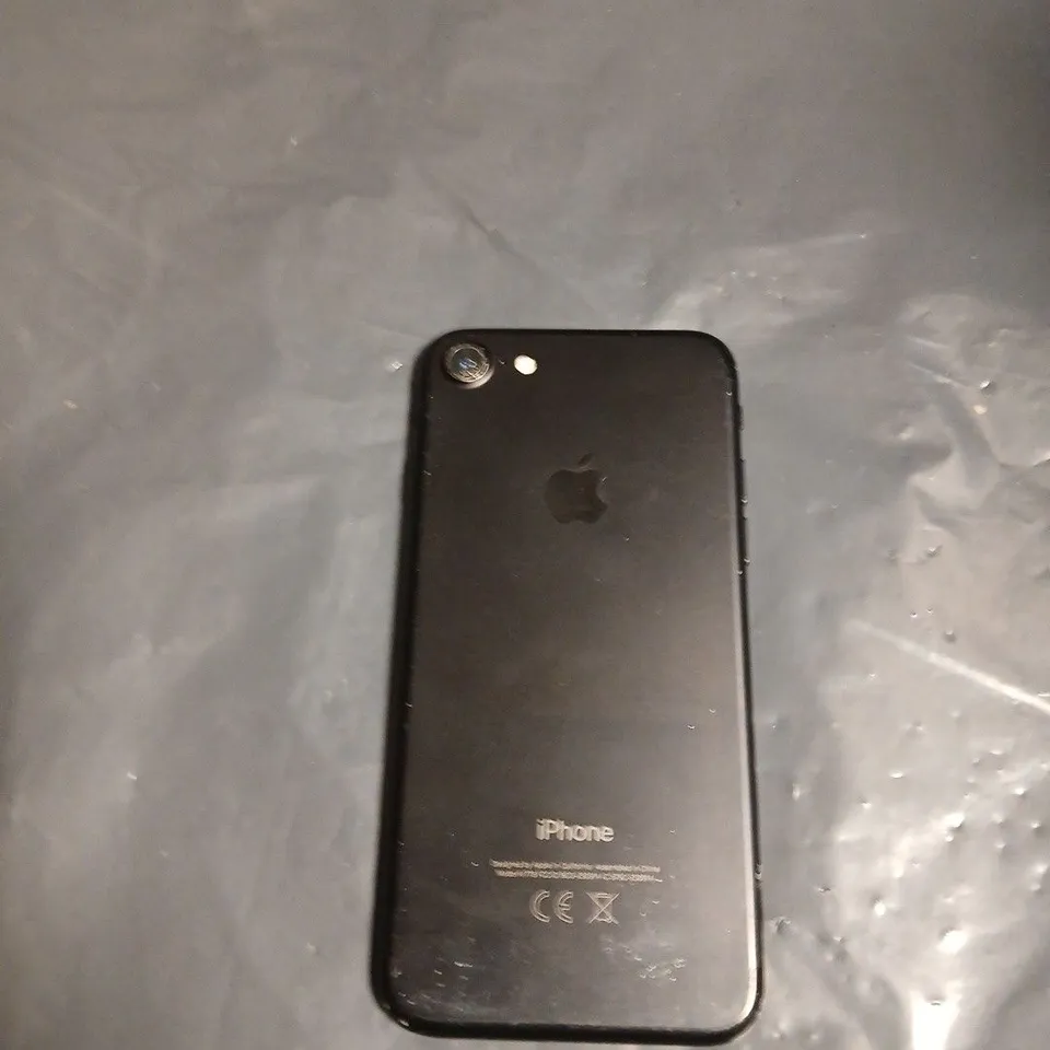 APPLE IPHONE (BLACK) – FRONT SCREEN CRACKED