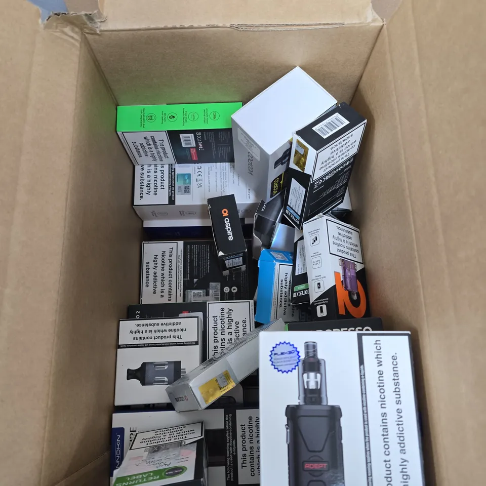 BOX OF APPROXIMATELY 30 ASSORTED E-CIGARETTES AND ACCOMPANIMENTS TO INCLUDE: VARIOUS VOOPOO ITEMS 