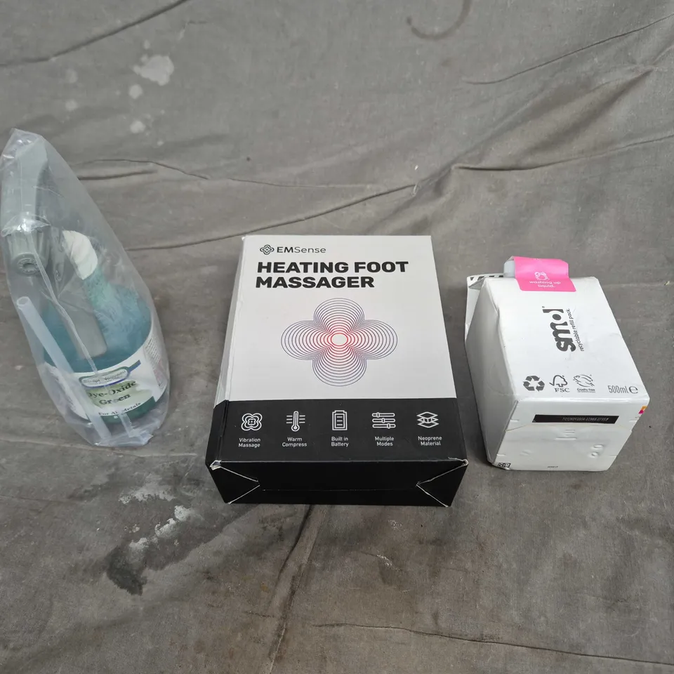 APPROXIMATELY 15 ASSORTED HOUSEHOLD PRODUCTS TO INCLUDE SMOL WASHING LIQUID REFILL PACK, HEATING FOOT MASSAGER, DYE-OXIDE GREEN SPRAY ETC